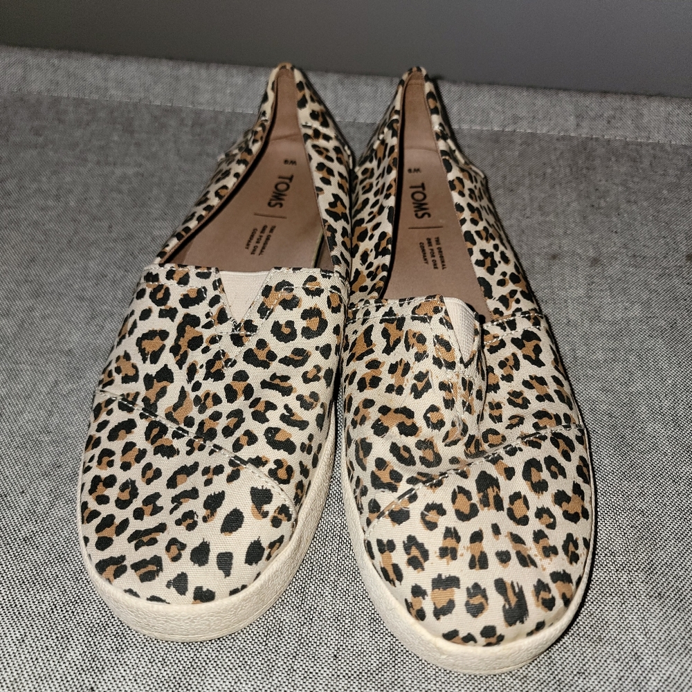 Toms - Picture 2 of 4